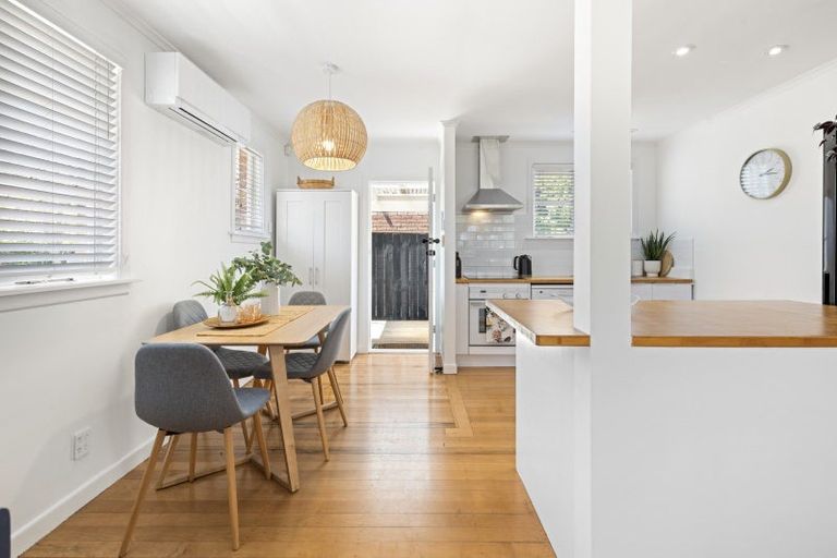 Photo of property in 99 Wallace Road, Mangere Bridge, Auckland, 2022