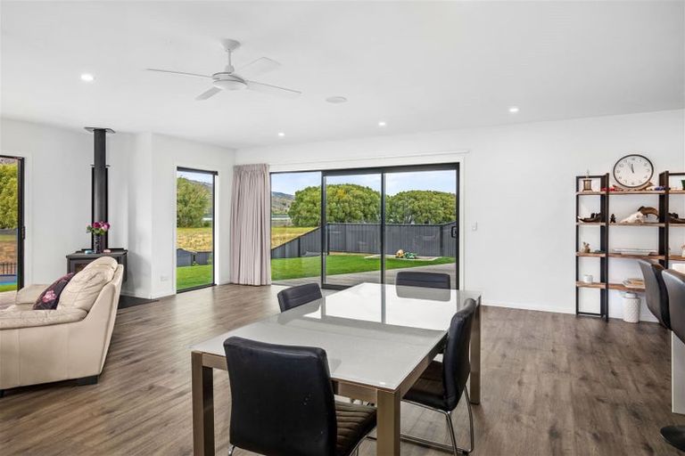 Photo of property in 16 Arion Court, Mount Pisa, Cromwell, 9383