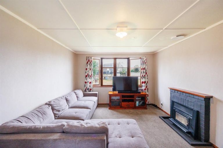 Photo of property in 6 Johnson Street, Bulls, 4818