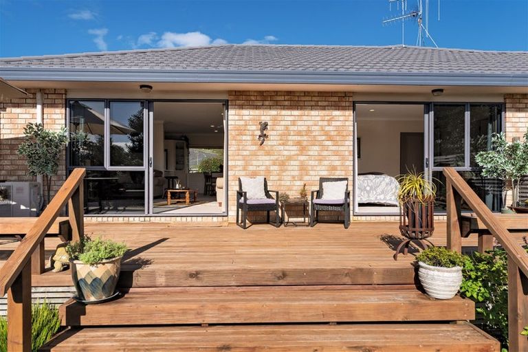 Photo of property in 6 Oteki Park Drive, Welcome Bay, Tauranga, 3112