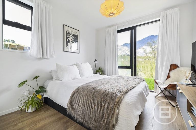 Photo of property in 15 Lorne Street, Lake Hayes, Queenstown, 9304