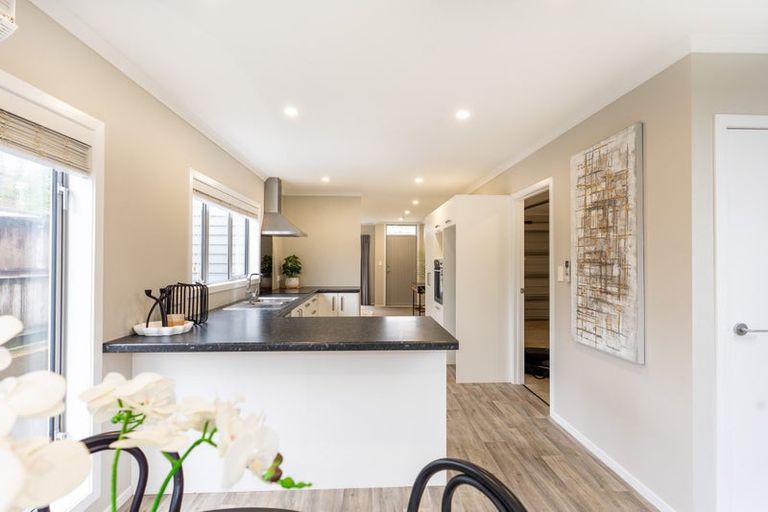 Photo of property in 27b Southsea Crescent, Silverdale, Hamilton, 3216