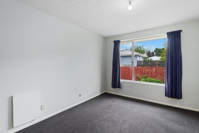 Photo of property in 2/272 Main North Road, Redwood, Christchurch, 8051