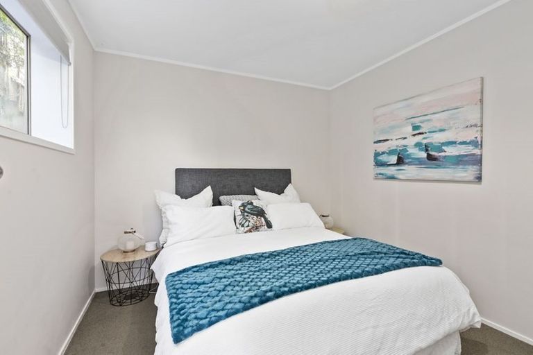 Photo of property in 1/31 Verran Road, Birkenhead, Auckland, 0626