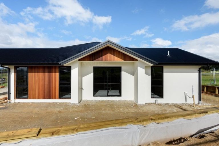 Photo of property in 4 Manotini Way, Pyes Pa, Tauranga, 3112