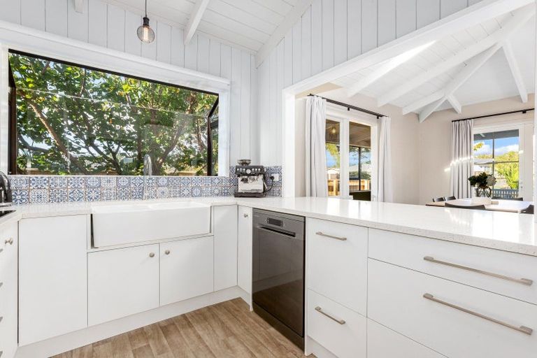 Photo of property in 45a Callender Terrace, Paraparaumu Beach, Paraparaumu, 5032