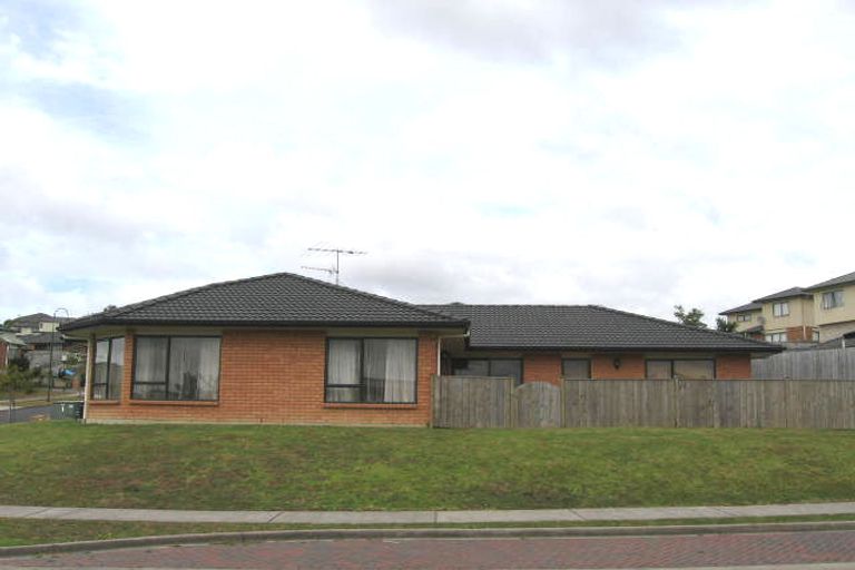 Photo of property in 77 Bluebird Crescent, Unsworth Heights, Auckland, 0632