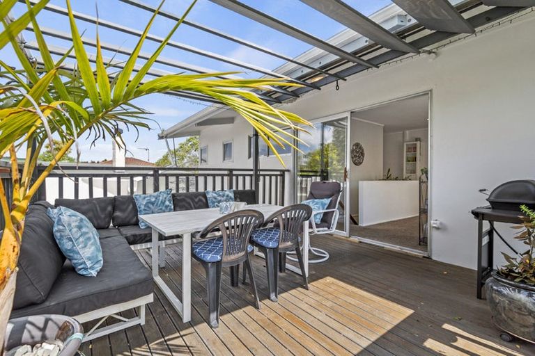 Photo of property in 22 Gails Drive, Okura, Albany, 0792