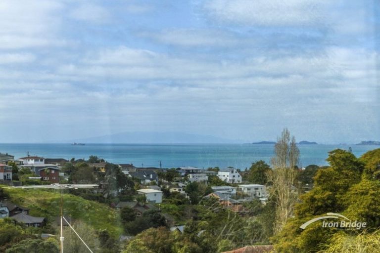 Photo of property in 4/431 East Coast Road, Mairangi Bay, Auckland, 0630