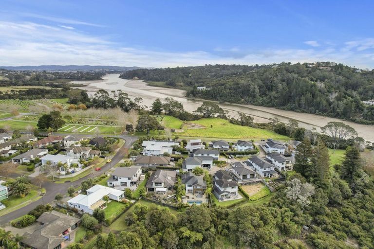 Photo of property in 284e Schnapper Rock Road, Schnapper Rock, Auckland, 0632