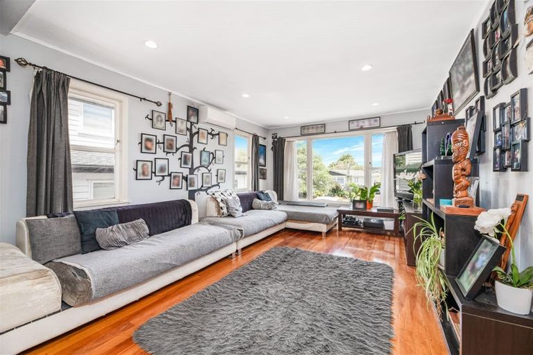 Photo of property in 39 Kingdale Road, Henderson, Auckland, 0610