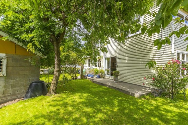 Photo of property in 31 Holyoake Crescent, Avalon, Lower Hutt, 5011