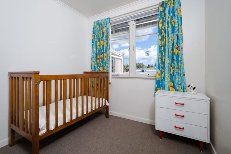 Photo of property in 183 Waimumu Road, Massey, Auckland, 0614