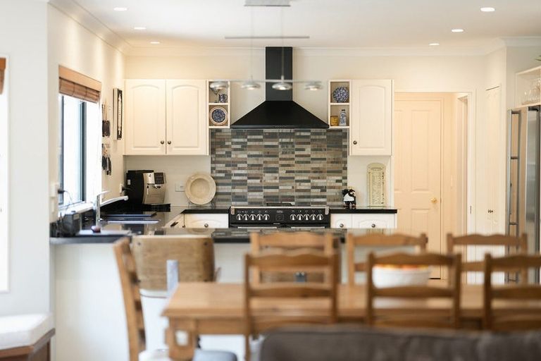 Photo of property in 9b Wood Leigh, Paraparaumu Beach, Paraparaumu, 5032