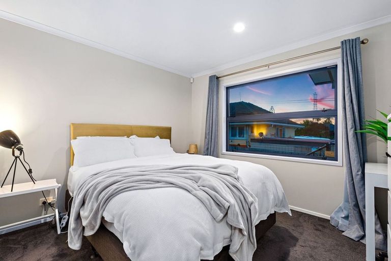 Photo of property in 67 Roberts Road, Te Atatu South, Auckland, 0610