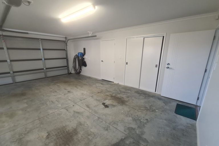 Photo of property in 2 Winstone House Road, Paerata, 2124