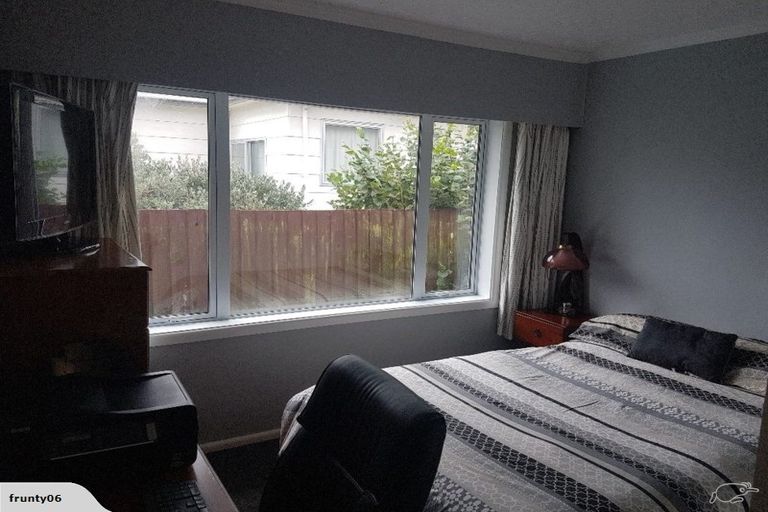 Photo of property in 54 Effingham Street, North New Brighton, Christchurch, 8083