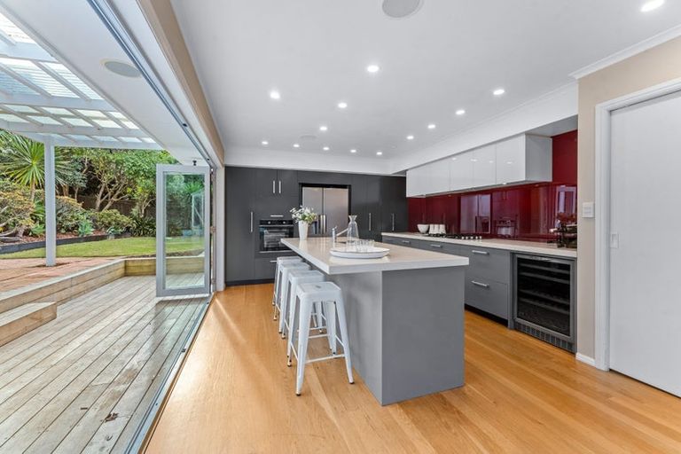 Photo of property in 2/101 Churchill Road, Murrays Bay, Auckland, 0630