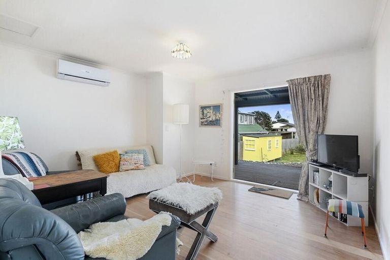 Photo of property in 17 Dixie Street, Te Horo Beach, Otaki, 5581