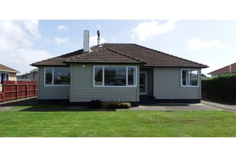 Photo of property in 14 Ward Street, Waverley, Invercargill, 9810