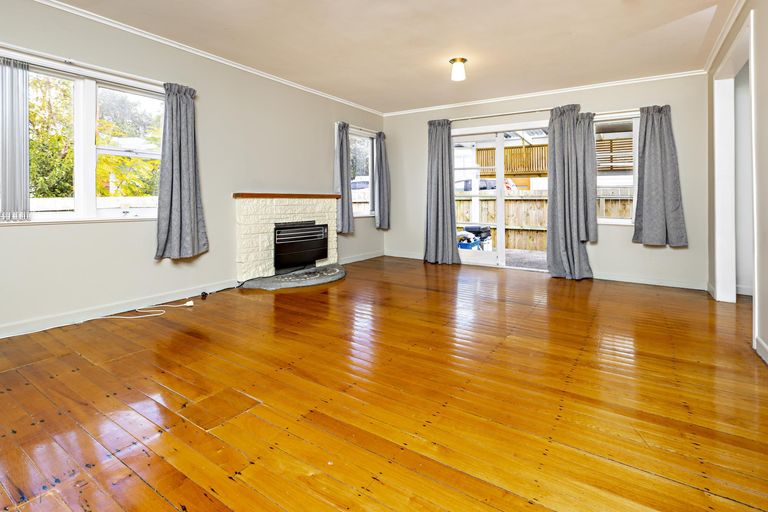 Photo of property in 11 Surrey Street, Manurewa, Auckland, 2102
