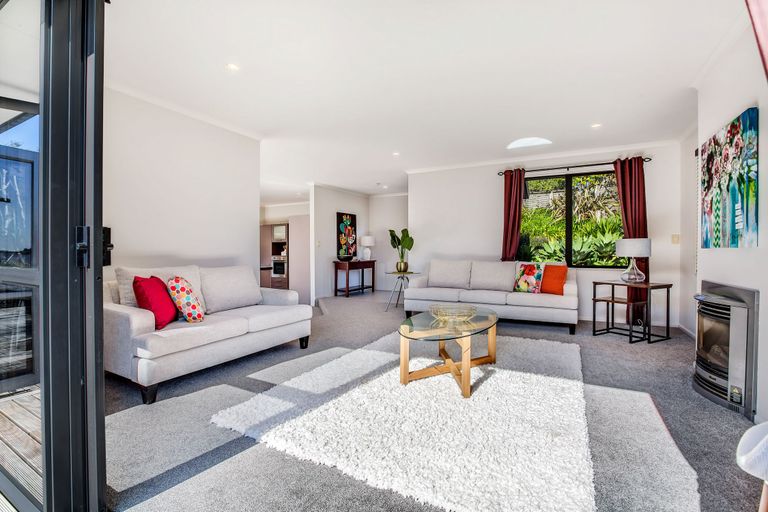 Photo of property in 8 Beirut Court, The Gardens, Auckland, 2105