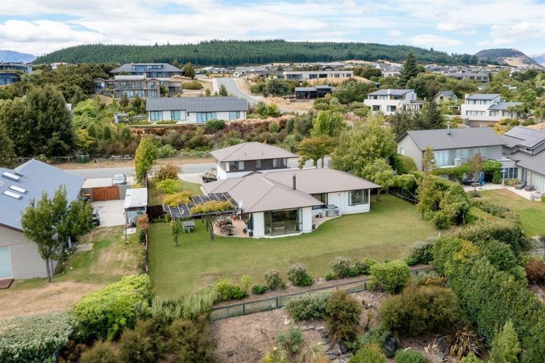 Photo of property in 3 Briar Bank Drive, Wanaka, 9305