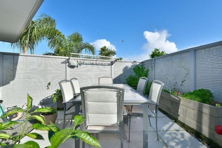 Photo of property in 3/925 Whangaparaoa Road, Manly, Whangaparaoa, 0930