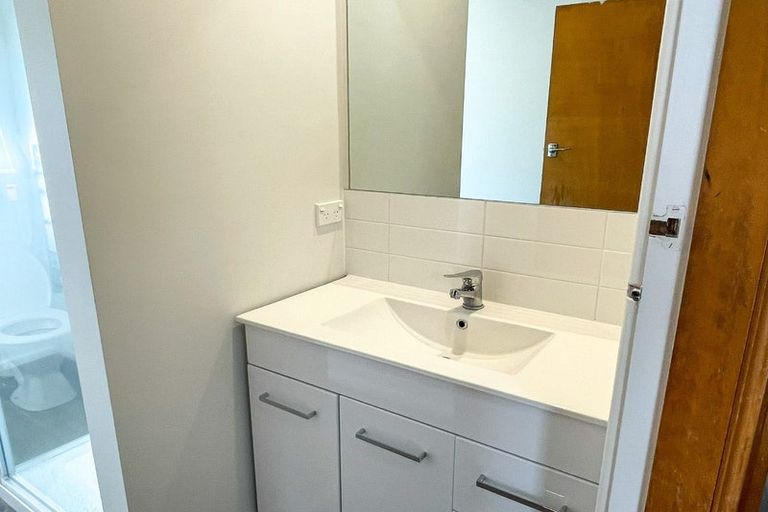 Photo of property in 2/11 Maxwell Street, Riccarton, Christchurch, 8041