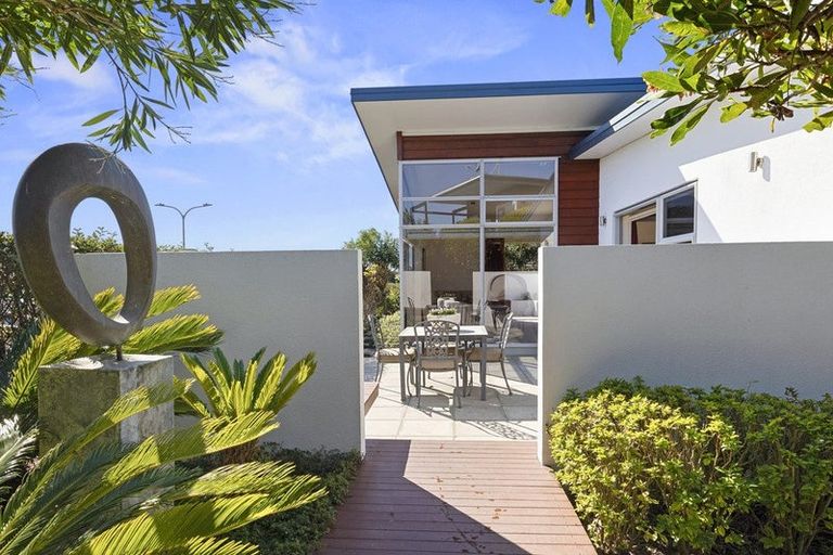 Photo of property in 4 St Andrews Parkway, Waiwhakaiho, New Plymouth, 4312