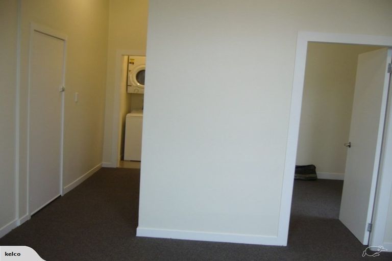 Photo of property in 4 Hawker Street, Mount Victoria, Wellington, 6011