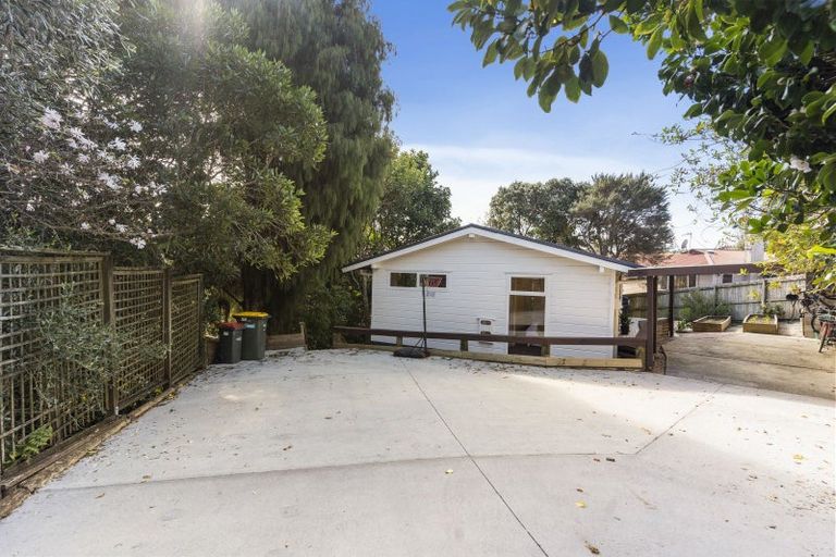 Photo of property in 175a Mokoia Road, Birkenhead, Auckland, 0626