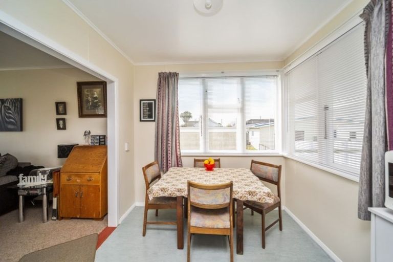 Photo of property in 83 Manawapou Road, Hawera, 4610