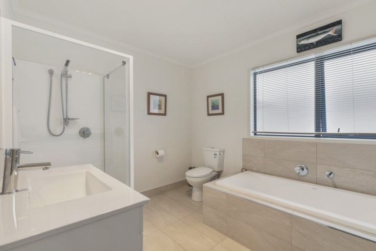 Photo of property in 21 Discovery Drive, Gulf Harbour, Whangaparaoa, 0930