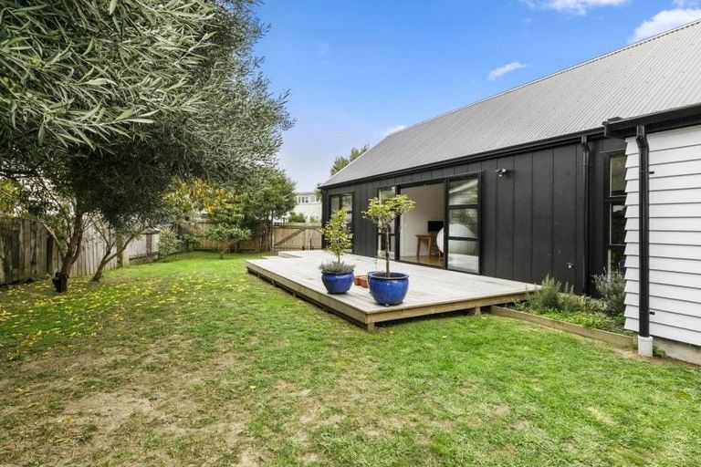 Photo of property in 43a Heretaunga Street, Petone, Lower Hutt, 5012