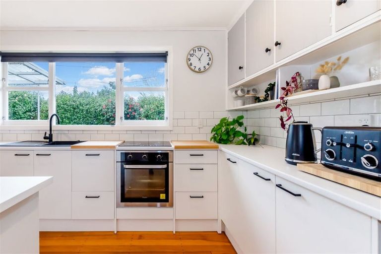 Photo of property in 45 Alexander Road, Raumati Beach, Paraparaumu, 5032