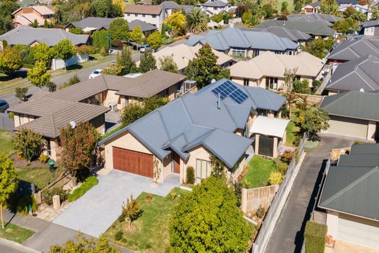 Photo of property in 19 Sovereign Gardens, Halswell, Christchurch, 8025