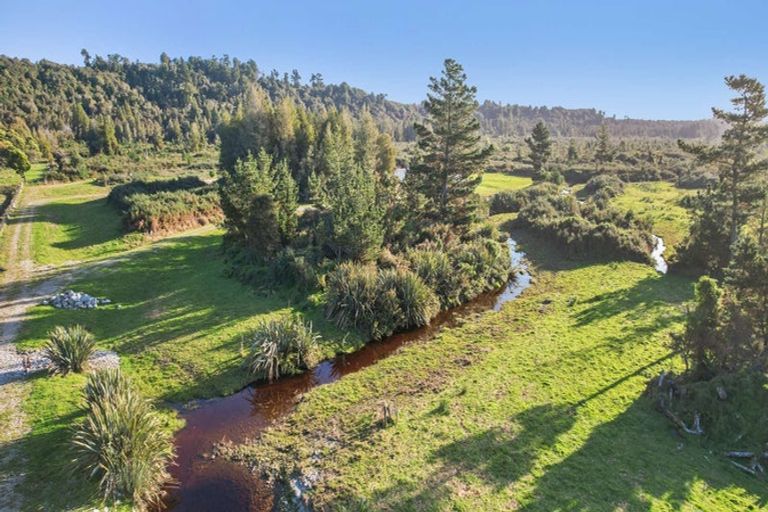 Photo of property in 126 Two Mile Line Road, Arahura Valley, 7882