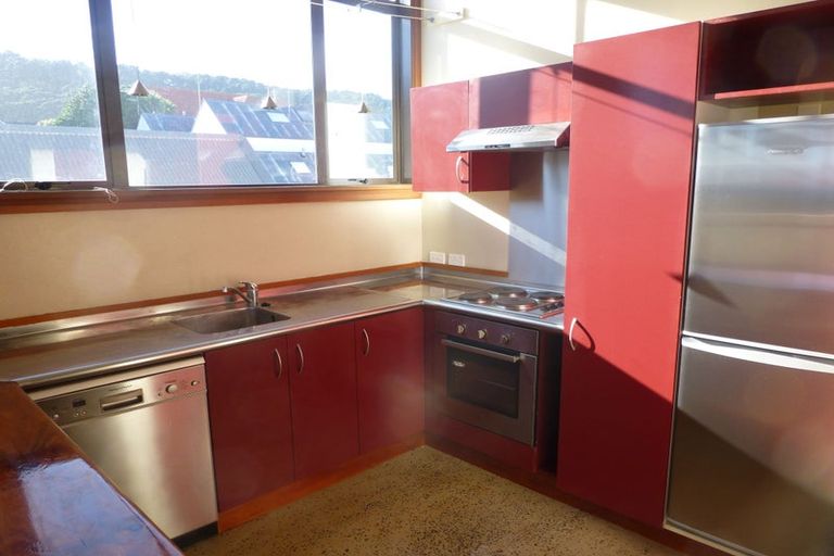 Photo of property in Pirie Street Townhouses, 28/35 Pirie Street, Mount Victoria, Wellington, 6011