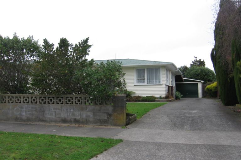 Photo of property in 32 Rhodes Drive, Kelvin Grove, Palmerston North, 4414