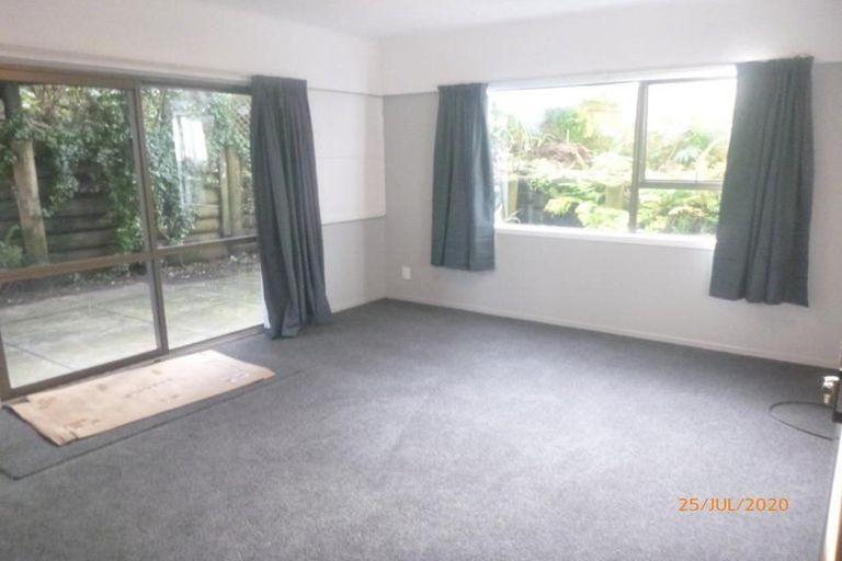 Photo of property in 33 Oreil Avenue, West Harbour, Auckland, 0618