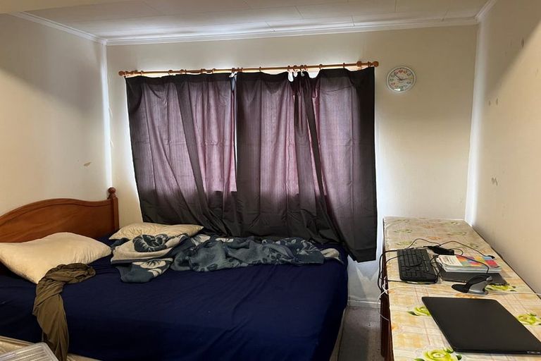 Photo of property in 2/130 Rangatira Road, Beach Haven, Auckland, 0626