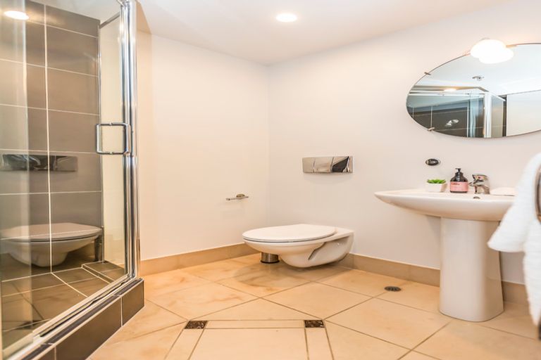 Photo of property in 318 Oriental Parade, Oriental Bay, Wellington, 6011