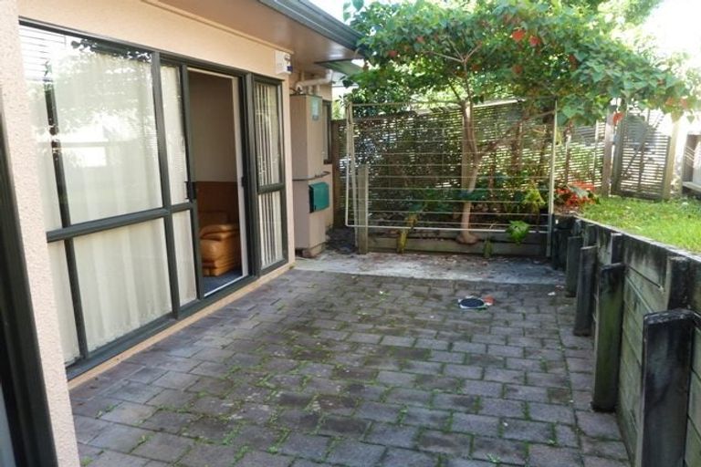 Photo of property in 43a Forrest Hill Road, Milford, Auckland, 0620