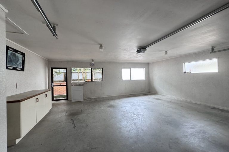 Photo of property in 20 Karetu Road, Greenlane, Auckland, 1051