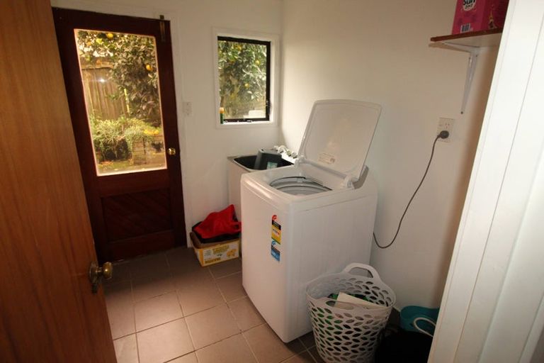 Photo of property in 10 Kayle Glen, West Harbour, Auckland, 0618