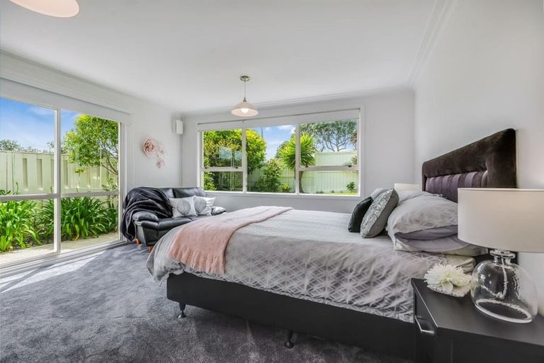 Photo of property in 1 Kowhai Road, Mairangi Bay, Auckland, 0630