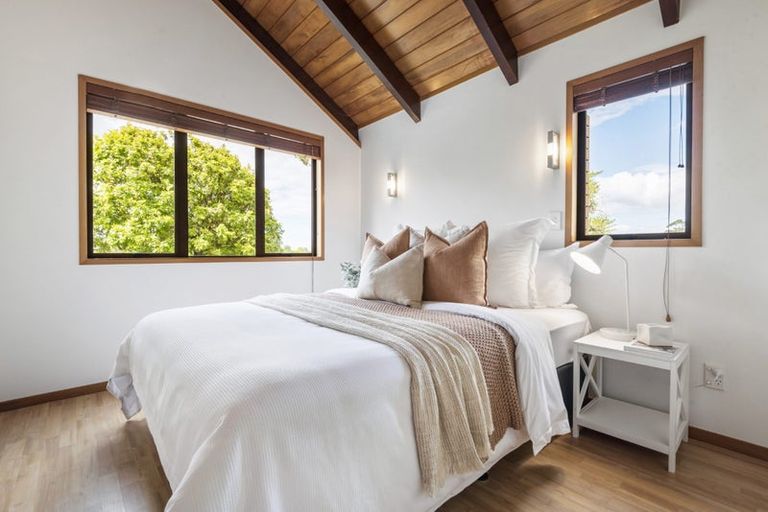 Photo of property in 106 Kowhai Road, Campbells Bay, Auckland, 0630