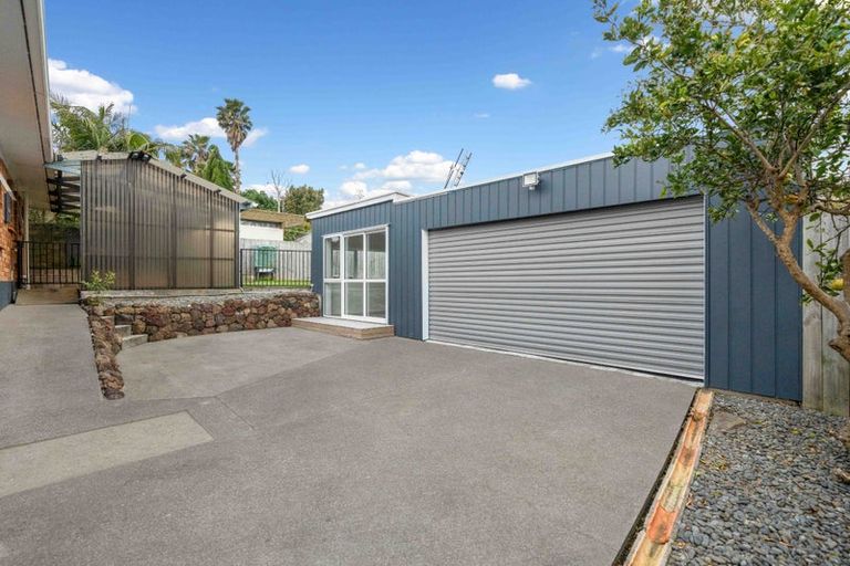 Photo of property in 19 Lawrence Crescent, Hillpark, Auckland, 2102
