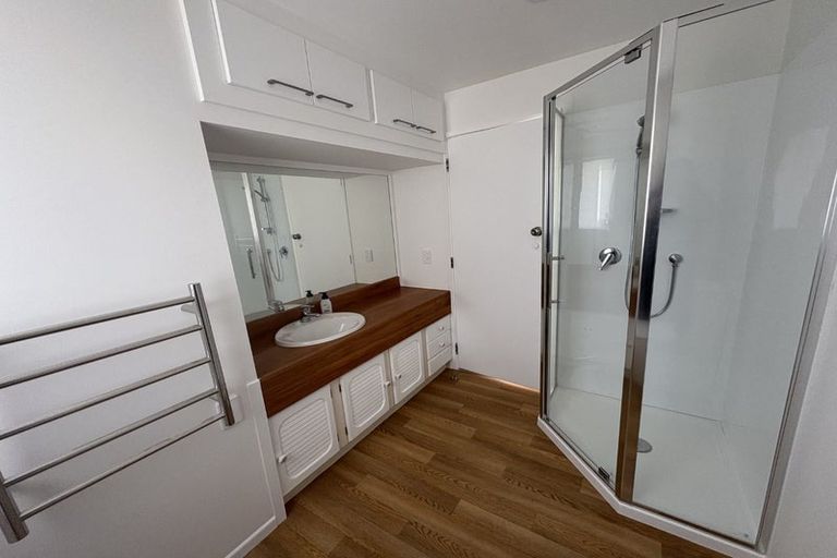 Photo of property in 10 Kashmir Avenue, Clouston Park, Upper Hutt, 5018